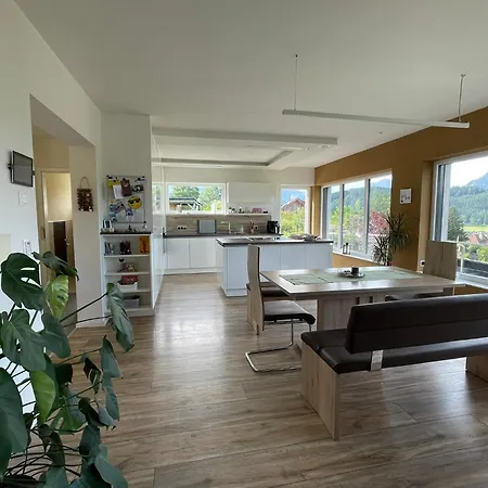 Дом отдыха Modernes Haus Mit Super Aussicht